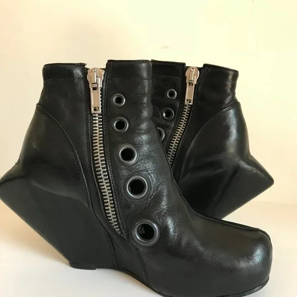 Rick Owens 'Spike' bootie with grommets - Picture 13 of 16